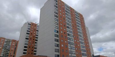 Espectacular apartamento en San José de Usaquén, Urbanización LA SALLE para estrenar, cerca de Parques, transporte público, cercano, Av. Calle 170, Portal del Norte. El Apartamento cuenta con una gran distribución e iluminación, cocina integral, grandes ventanales vista exterior y dos habitaciones con closet, 1 baño, zona de lavandería independiente, salón comunal, garaje comunal. Cualquier información contactar al  o al correo hilde.quenguan@inmobiliariabogota.com. El equipo de Inmobiliaria Bogotá está comprometido a brindar. El equipo de inmobiliaria Bogotá está comprometido, unen experiencia de vida excepcional para nuestros clientes desde el momento en nuestra comunidad.