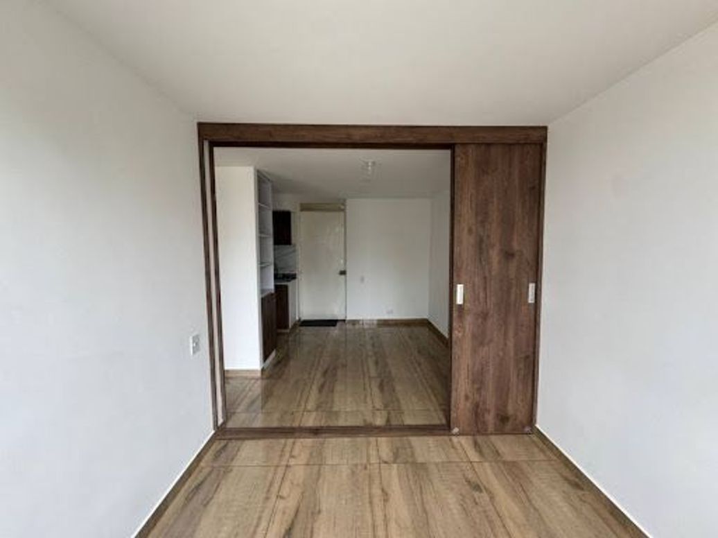 Apartaestudio en venta en El Redil, Bogotá, 35 m² · foto 3 de 12