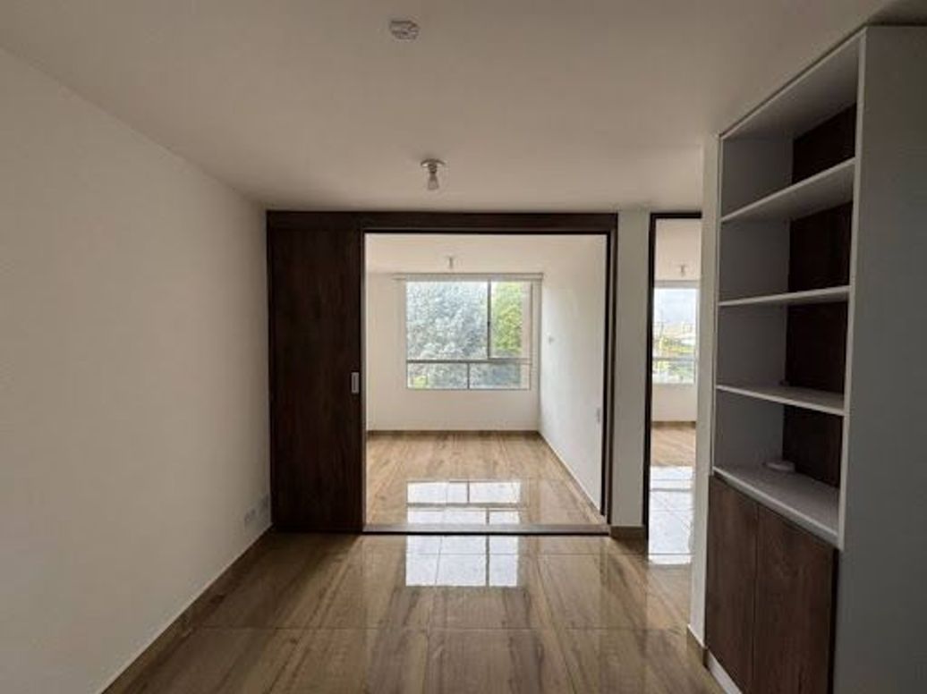 Apartaestudio en venta en El Redil, Bogotá, 35 m² · foto 2 de 12