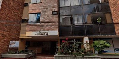 ¡Se arrienda hermoso apartamento en Antonia Santos – Bucaramanga!

Descubre este acogedor apartamento de 75 m², ubicado en una de las zonas más tranquilas y apetecidas de la ciudad. Ideal para disfrutar de comodidad, bienestar y un ambiente perfecto para la vida en familia.

✨ Características del apartamento:

