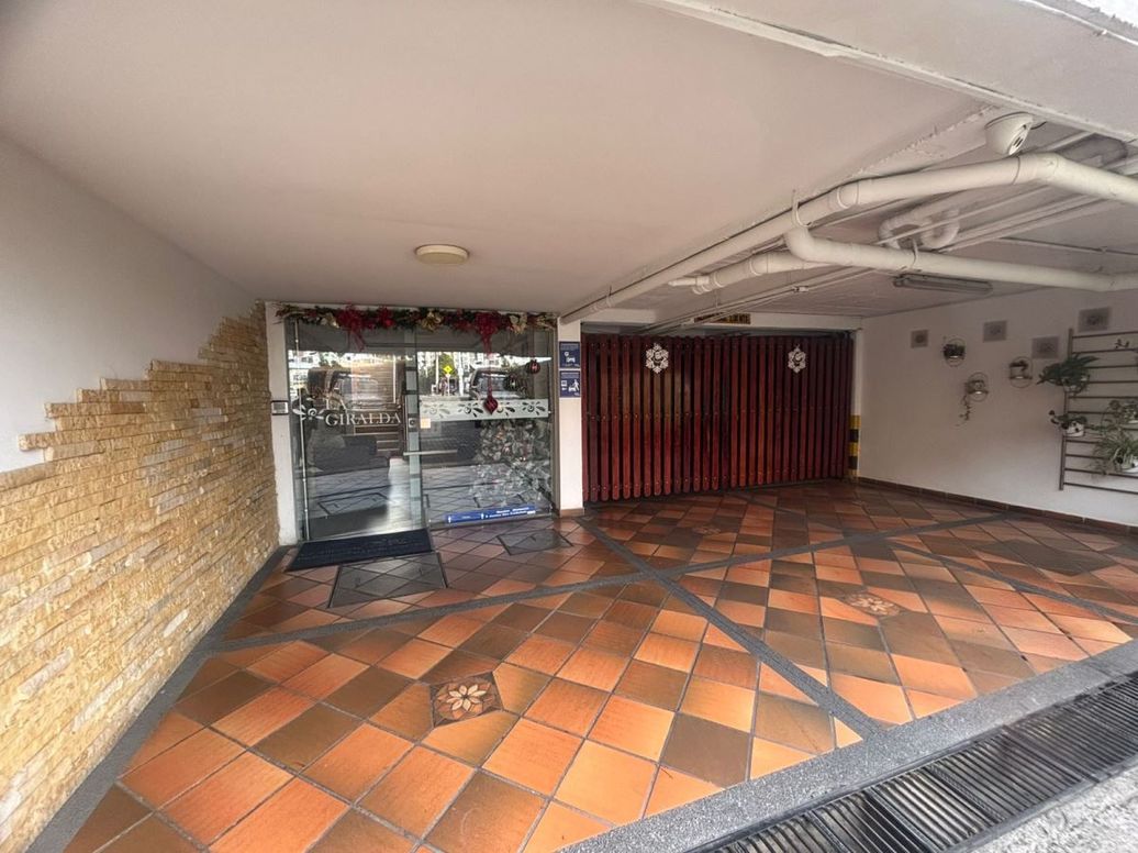 Apartamento de 3 alcobas en venta en Britalia, Bogotá, 67 m² · foto 2 de 20
