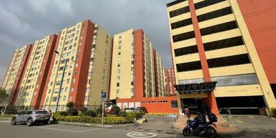 AMPLIO, APARTAMENTO INTERIOR CON VISTA A LOS PARQUES DEL CONJUNTO, ACOGEDOR, RODEADO DE BUENAS VIAS DE ACCESO.