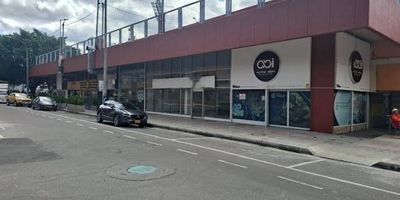 Excelente local comercial segundo piso rodeado de comercio ,zona de flujo peatonal y vehicular , buenas vías de ingreso y de fácil acceso a transporte 