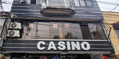 Consta de ambiente principal con bodega, cocineta y 2 baños

-Nivel 2 sin ascensor
-Uso de suelo comercial multipropósito
-Ideal para Gastro Bar 
-Ubicación privilegiada sobre la avenida principal de La Pradera y a 1 cuadra de la Avenida Simon Bolivar donde hay todo tipo de comercios, restaurantes, iglesia, supermercados
-Contrato minimo a 1 año
