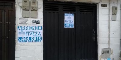 SE ARRIENDA LOCAL COMERCIAL EN EL BARRIO LA GLORIA ITAGUI, BIEN UBICADO, CON FACIL ACCESO A RUTAS DE TRANSPORTE PUBLICO, CERCA A LA CLINICAANTIOQUIA Y A FISINOVA, COMERCIO CERCANO, CERCA AL PARQUE DE ITAGUI.