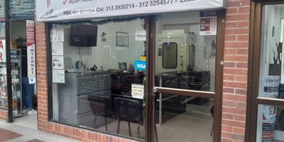 Rento local u oficina de 24mt, solo un salon y baño, en el centro comercial mazuren 1.150.000 mas admin, sobre la autopista norte con 152.