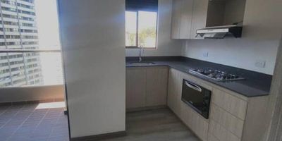 Cesión de derechos, Su ubicación es ideal para disfrutar de la tranquilidad de la naturaleza y la cercanía de la ciudad en un mismo lugar. A pocos metros del Túnel de Oriente, sin pico y placa y cerca a gran variedad de servicios (restaurantes, universidades, hoteles y colegios). Apartamento bien distribuido con buenos acabados, apartamento de 76,58 M2, distribuido en 3 alcobas, 2 baños, estar, balcón, cocina abierta, parqueadero y útil, con buenas zonas comunes para el disfrute de familiares y amigos, Entrega diciembre de 2025.