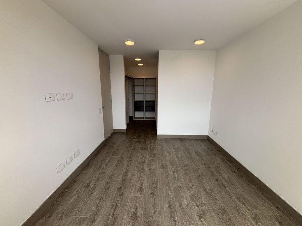 Apartamento de 2 alcobas en venta en Casa Blanca, Bogotá, 65 m² · foto 2 de 12