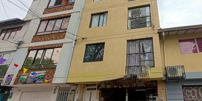 Agradable apartaestudio ubicado en el sector de laureles, en la carrera 81, piso 4, tiene un área de 45 metros aproximadamente. El inmueble cuenta con: 1 alcoba, 1 baño cabinado, 1 closet, sala-comedor, cocina integral con red de gas, y piso en cerámica
Los datos de los inmuebles promocionados en la página web están sujetos a cambio y verificación de disponibilidad.