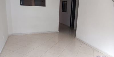 Apartamento de 78 m2, 2 alcobas, 2 baños, clóset, sala, comedor, cocina integral, red de gas, patio, instalación de lavadora y piso en cerámica.Si deseas más información puedes escribir al WhatsApp 301 2157060