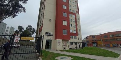 Apartamento en Engativá, Villa Teresita, Conjunto Residencial Habitat 113, 4to piso, dos ascensores, consta de Salacomedor, cocina integral con extractor, estufa de gas, zona de ropas, hall del alcobas, 3 habitaciones con closet, 1 baño, calentador a gas, parqueadero comunal, vista exterior, esquinero, bien iluminado, pisos en cerámica. Bonitos terminados. Sin mascotas. No extranjeros. Canon de arriendo incluye admon. Cerca al Super CADE de Engativá, Cita previa.