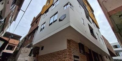 Se Arrienda Apartamento duplex para estrenar  ubicado en edificio Bilbao en el barrio villa de los caballeros primera etapa Girón el apartamento cuenta con dos habitaciones, dos baños, sala-comedor, cocina integral, zona de ropas, ubicado en el 4 piso contáctanos 