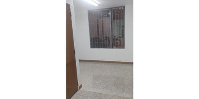 Oficina de 25 mts² ubicada en calle principal cerca al Parque de Belén, en una de las zonas más comerciales del sector. Cuenta con 1 baño, excelente iluminación y un espacio ideal para  emprendimientos o profesionales independientes que buscan fácil acceso.

Su ubicación ofrece cercanía a transporte público, comercios, bancos y servicios esenciales, cerca a la calle 30 y avenida la 80 de medellin.

Cualquier información, contactarse al 311 371 55 11 – Edison Galvis

INTERMOBILIARIA POBLADO S.A.S.

 

