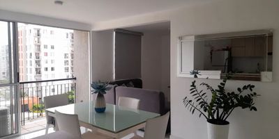 Para mayor información escribanos vía WhatsApp y uno de nuestros agentes inmobiliarios te atenderá.
Apartamento  en uno de los sectores de mayor valorizacion al sur de cali en el barrio ciudad Melendez , secxto piso con ascendor , vista panoramica , remodelado con parqueadero propio descubierto , zona social con piscina para adultos y niños, juegos infantiles , salon social , porteria y vigilancia las 24 horas , unico dueño documentos al dia.
