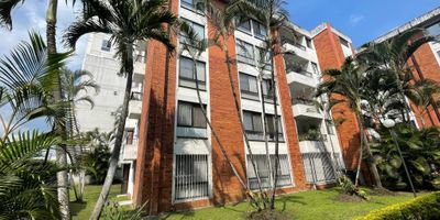 ALQUILO HERMOSO APTO EN AL FLORA , PRIMER PISO ,ACABADOS TRADICIONALES Y EN OPTIMO ESTADO,PISOS EN MARMOL .
CUENTA CON SALA COMEDOR AMPLIA,DOS ESPACIOS PARA ESTUDIO,COCINA INTEGRAL REMODELADA, HABITACION DEL SERVICIO AMPLIA,ZONA DE OFICIOS, HABITACION PRINCIPAL CON BAÑO Y CLOSET,DOS HABITACIONES AUXILIARES CON CLOSET,BAÑOS DE HABITACIONES.
CUENTA CON GARAJE EN SOTANO ,PARQUEADERO DE VISITANTES AMPLIO.PISCINA,ADULTO,NIÑOS,SALON SOCIAL .
INFO DIRECTA E INMEDIATA EN EL TRES,ONCE,SIETE,CINCO,CINCO,DIECINUEVE,SIETE,TRES. 311 755 19 73
