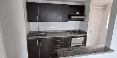Arriendo apartamento para estrenar en Sabaneta 57 metros, cerca iglesias, centros comercial como mayorca a minutos caminando tiendas, minimercados y de estacion del metro, rutas de transporte cercanas, un apartamento con excelente distribución, Con un diseño moderno y funcional, Distribución interior con salon comedor con excelente iluminación, alcoba principal con vestier y baño, dos alcobas auxiliares, salon comedor y balcón muy amplio, Parqueadero privado, cuarto útil, la Unidad cerrada cuenta con completas zonas sociales como Piscina para adultos y niños Sauna y Turco, Salón social para reuniones y eventos, Gimnasio, zona para mascotas, zona verde y seguridad las 24horas.