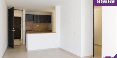 Se arrienda apartamento ubicado en Barranquilla sector de la concepción, en edificio con vigilancia privada y zonas sociales de entretenimiento - cuenta con un área construida de 63.83 mt2 - 3 habitaciones - 2 baños - buenos y conservados acabados, buena distribucion en sus areas - fresco y acogedor, además cuenta con gran iluminación natural - sector tranquilo y residencial con cómodas vías de acceso y facilidad al transporte publico cercano, sobre el sector puede encontrar parques clínicas, colegios y malecón del rio cercano.