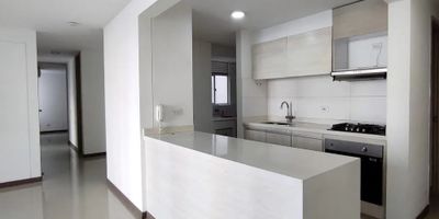Para mayor información escribanos vía WhatsApp y uno de nuestros agentes inmobiliarios te atenderá.
PRECIO DE OPORTUNIDAD EN VENTA HERMOSO APARTAMENTO EN VALLE DEL LILI, ubicado en conjunto residencial, cuenta con un área construida de 90.96 mts y 83.49 mts de área privada, piso con ascensor, consta de: amplio salón-comedor con balcón, cocina abierta tipo americano, zona de ropas, habitación principal con baño, Vestier y aire acondicionado, 2 habitaciones auxiliares con closet, baño auxiliar, baño social, estudio, 1 parqueadero en sótano, pisos en porcelanato, acabados modernos.
El conjunto residencial cuenta con amplias zonas verdes, zona infantil, canchas múltiples, salón social, piscinas para adultos y niños, gimnasio, parqueadero privado
