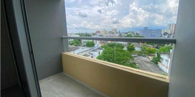 9660FR958 Hermoso Apartaestudio para estrenar en venta en el barrio ciudad Jardín 

Área  44m2

Piso 6

Cuenta con 1 alcoba, 1 baño,  balcón, estrato 4, parqueadero propio y Parqueadero para visitantes.

El edificio cuenta con 2 ascensores,  piscina, terraza, gimnasio, turco, salon social. 

Solo cuenta con 2 años de construido

El precio de venta es 280.320.000

La administración: $315.000
