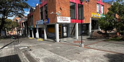 ARRENDAMOS local comercial esquinero, 30 mts, duplex, baño privado,