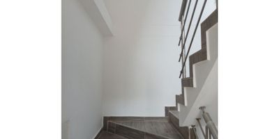 Se arrienda apartamento cerca al Sena de la cr 27. el apartamento consta de: sala comedor, mirador, cocina integral, sector de lavado, baño auxiliar, dos habitaciones con closet, la habitación principal cuenta con baño privado. cerca del estadio, centros comerciales, universidades, Sena, transporte publico cercano, sobre vía principal. agende su cita completamente gratis.
