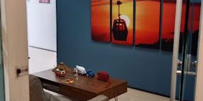 Oficina en arriendo – 80 m²

Excelente oficina de 80 metros cuadrados, con piso en madera laminada.
Cuenta con dos garajes y se encuentra en torre empresarial inteligente, con ascensor, baños sociales, vista panorámica y excelente iluminación natural.

? Administración incluida
? Contacto: 399-930