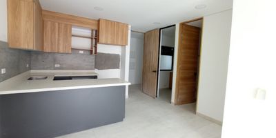 Vive en un lugar ideal, disfrutando un apartamento con acabados de lujo, amplios e iluminados espacios para que vivas gratos momentos con tu familia y amigos, fácil acceso, zona muy tranquila y segura.