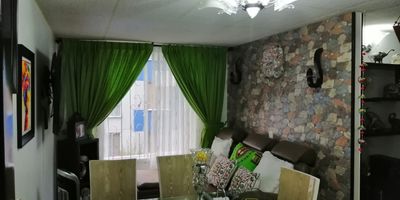 Descubre este cómodo y moderno apartamento ubicado en el sector de Llano Grande, una zona de alta valorización en Pereira que combina tranquilidad, accesibilidad y excelente oferta comercial. La propiedad cuenta con espacios iluminados, diseño funcional y acabados contemporáneos que brindan confort y estilo.

Dispone de sala-comedor con buena ventilación natural, cocina integral en excelente estado, habitaciones amplias