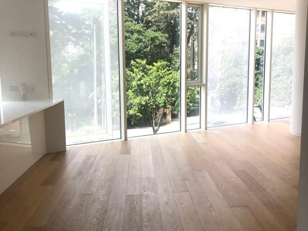Apartamento de 2 alcobas en venta en El Refugio, Bogotá, 222 m² · foto 2 de 13