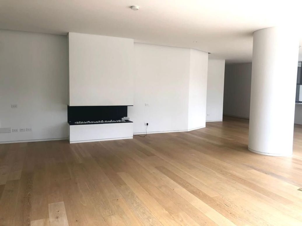 Apartamento de 2 alcobas en venta en El Refugio, Bogotá, 222 m² · foto 4 de 13