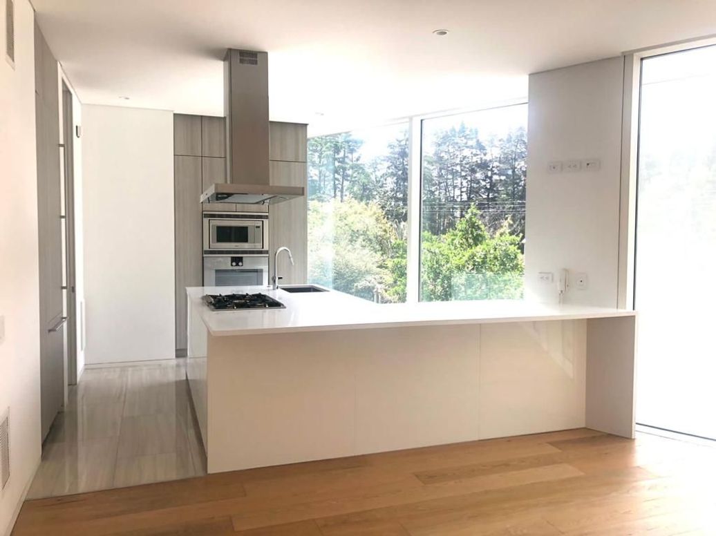 Apartamento de 2 alcobas en venta en El Refugio, Bogotá, 222 m² · foto 7 de 13