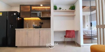 [ARR] ID HOUM: 163320

Entérate de todos los beneficios al arrendar con nosotros:
    • Asistencia e intermediación con el propietario
    • Firma tu contrato online
    • Arrienda sin burocracia, sin papeleos ni notarías

Departamento en arriendo, ubicado en el barrio San Martin, con una superficie construida de 38.00 m² y superficie total de 38.00  m². 

Sus principales características son:

    • loft
    • Amoblado
    • 1 dormitorio
    • 1 baño
    • Admite mascotas
    • Año de construcción: 2019
            
Además, el inmueble cuenta con las siguientes amenidades:

    • Salón de eventos
    • Vigilancia 24 hrs
    • Ascensor
    • Lavandería
    • Zona de asadores

Si arriendas con nosotros, te brindamos asesoría personalizada durante todo el proceso.

Requisitos para arrendar con nosotros:

    • Arrienda sin codeudor*, fácil, rápido y seguro
    • Demuestra un ingreso mensual neto de al menos 2.5 veces el valor del arriendo (los ingresos mensuales se pueden complementar por las personas que vivirán en este inmueble)
    • Completa tu información básica y mándanos tus extractos bancarios o documentos que demuestren tus ingresos
    • No debes tener reportes negativos en centrales de crédito
        

IMPORTANTE:

    • Te invitamos a agendar una visita a esta propiedad
    • Si tienes alguna duda por favor puedes solicitar más información desde los portales como también contactarte directamente con nosotros
    
Más que una inmobiliaria, somos Houm.
*Aplican T&C