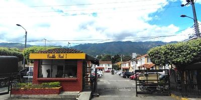 Casa en arriendo en Castilla Real 1 con cuatro (4) habitaciones para mayor información y revisar toda nuestra oferta visita nuestra pagina web: estebanrios.com o comuníquese a nuestro PBX: (607) 635 2877