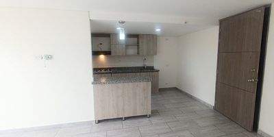 Herencia inmobiliaria s.a.s Ofrece Apartamento 68 mts.en Arriendo 
está ubicado en el sector Machado, una zona privilegiada en el norte del Valle de Aburrá.Se encuentra a pocos minutos  del Centro Comercial Puerta del Norte y de la estación Niquía del Metro.
3 habitaciones la principal cuenta con baño privado y clóset Cocina integral abierta Baño social Sala Balcón Parqueadero privado y cuarto útil 
Salón socialPiscina adultos y niñosTurcoLocales comercialesJuegos infantilesParque de mascotasSalón de recreaciónExcelente rutas de transporte público y rutas integradas a las estaciones del metro Niquia y Madera