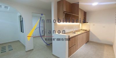Arrendamos casa segundo piso ubicado en el sector florida nueva, cuenta con un area de  86 metros, sala comedor, 4 alcobas, 3 closet, cocina semi integral, red de gas, 2 baños cabinados, calentador, zona de ropa,  balcon, piso en baldosa, estrato 4.https://www.inmobiliariatrianon.com/inmueble/6001