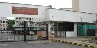 La Flora, 60 mts, 2 alcobas principal con baño, baño social, salacomedor, balcon, estudio, cocina integral, zona de oficios, parqueadero, piscina para niños y adultos, salon social, porteria  24x7, cerca vias principales y centros comerciales