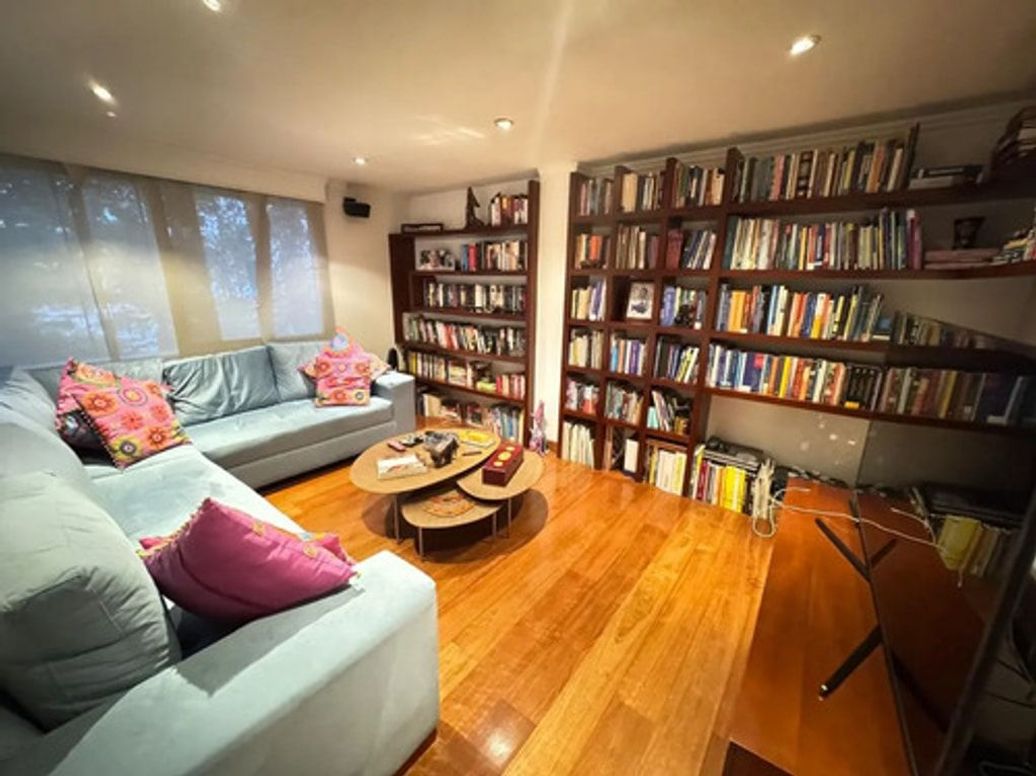 Apartamento de 3 alcobas en venta en El Refugio, Bogotá, 310 m² · foto 6 de 10