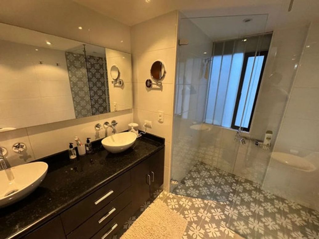 Apartamento de 3 alcobas en venta en El Refugio, Bogotá, 310 m² · foto 10 de 10