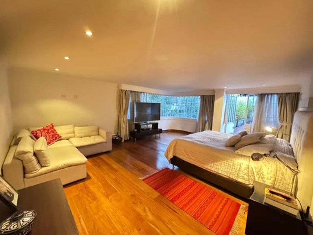 Apartamento de 3 alcobas en venta en El Refugio, Bogotá, 310 m² · foto 7 de 10
