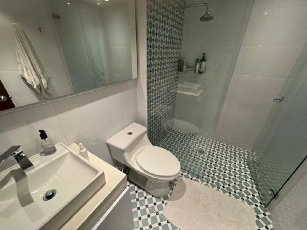 Apartamento de 3 alcobas en venta en El Refugio, Bogotá, 310 m² · foto 9 de 10