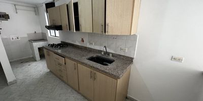 ARRIENDO APARTAMENTO EN ENVIGADO SECTOR BARRIO MESA CUENTA CON , 3 HABITACIONES , 2 BAÑOS , SALA COMEDOR , COCINA INTEGRAL , BALCÓN , CON RUTAS DE TRANSPORTE MUY AMPLIAS , CERCA AL CEFIT BARRIO MESA , COLEGIOS
