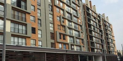 Arrendamos Aparta estudio en CONJUNTO ENTRECEDROS , APTO 704 Interior, una alcoba, dos baños, un garaje y un deposito, pisos en madera, cocina americana, conjunto cuanta con dos salones de eventos, cancha squash, parque para niños, zonas húmedas, portería 24hras  cita previa : Jacqueline Martin 311 8982171.... Robert Esparza 3222101918........ 2. Cita previa, ....... 3. WWW.INMOBILIARIACARLOSDURAN.CO, ....... 4. Preguntemos por el VIDEO de la propiedad, ...... 6.instagram: inmobiliaria carlosduran.....7. estudio con aseguradora el libertador,  Sura, Fianza de Bogotá ,