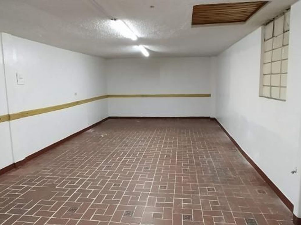 Casa de 13 alcobas en venta en Santa Maria, Bogotá, 660 m² · foto 2 de 20