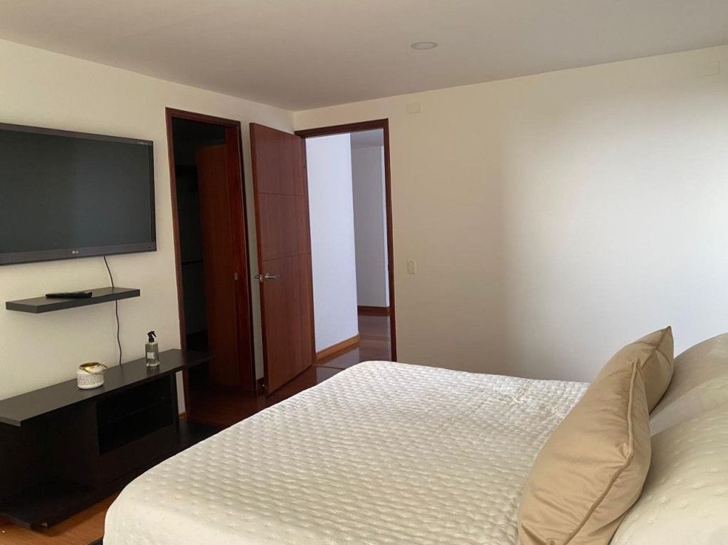 Apartamento de 3 alcobas en arriendo en Santa Ana Occidental, Bogotá, 170 m² · foto 11 de 20