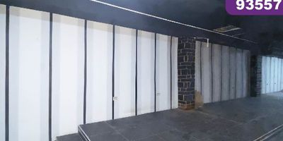 Local en arriendo  con uso del suelo, con un área aproximada de 500 m2, en excelente sector de la Av murillo, el cual se puede adecuar a la necesidad requerida, cuenta con salones, baños, terraza, más de 2 baños. De fácil acceso y transporte, zona de alto comercio, cerca de hoteles, sector financiero y centros comerciales, clínicas y centros de salud.