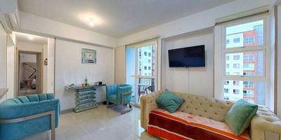 Apartamento en venta de 73m2, con vista exterior, ubicado en un 7mo piso (Torre 4 Apto 704), acceso por ascensor, parqueadero propio descubierto (23). Consta de 3 habitaciones, 2 baños, sala comedor, balcón, cocina integral y zona de lavandería. Tiene piso cerámico en todas sus zonas. El conjunto cuenta con salón social, zonas verdes, zona para niños, piscina y vigilancia privada las 24 horas. Cerca a centro comercial Jardín Plaza; cerca a almacenes de cadena Éxito, D1 y Ara; cerca a universidad Libre; cerca a estación del MIO (Universidades); Vías de acceso por la calle 58 y cra 98F.
 h_property_nid_ref:  47661153200
 h_property_uuid_detail:  85361cb7-9d5b-47d7-8e32-a86211e93778
 ubicacion: Cali,Ciudad Melendez
 Inmueble ofertado por nuestro aliado HABI.