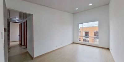 Apartamento en venta de 67 m², con vista interior, ubicado en un 5to piso (Torre 12 Apto 502), acceso por escaleras. Consta de 3 habitaciones, 2 baños, sala comedor, cocina integral y zona de lavandería.  Tiene piso laminado en habitaciones, zona social y piso cerámico en cocina y baños. El conjunto cuenta con salón social, parque infantil zonas verdes y vigilancia privada las 24 horas. Cerca a centro comercial Megacity; cerca a almacenes de cadena como Éxito, Ara, y Colsubsidio; cerca a colegio La Salle y Colegio Douglas Brown; cerca a universidad Politécnico Gran colombiano; Vías de acceso por la carrera carrera 31,
 h_property_nid_ref:  38305434634
 h_property_uuid_detail:  c47b1041-6f09-4536-acda-fa59348b84d6
 ubicacion: Zipaquirá,Hacienda San Rafael
 Inmueble ofertado por nuestro aliado HABI.
