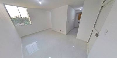 Apartamento en venta de 46m2, con vista exterior ubicado en un 4to piso (Torre 9 Apto 402), acceso por escaleras, parqueadero comunal. Consta de 2 habitaciones, 1 baño, sala comedor, estudio, cocina integral y zona de lavandería. Tiene piso cerámico en todas sus zonas. El Conjunto cuenta con salón comunal y vigilancia privada las 24 horas. Cerca a almacenes de cadena como Olimpica, Isimo, Ara y D1; cerca a colegio Villas de San Pablo; Vías de acceso por la carrera 9G y calle 136.
 h_property_nid_ref:  43515678784
 h_property_uuid_detail:  d8df851c-7944-4168-b1bd-bdfe8fba5a5d
 ubicacion: Barranquilla,Caribe Verde
 Inmueble ofertado por nuestro aliado HABI.
