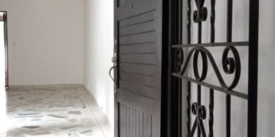 una habitacion de servicio adicional