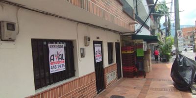 Itagüí, Las Mercedes (1er Piso)  EMPALME

Fecha de incremento 01 de octubre de 2026.

Se arrienda cómodo y bien ubicado apartamento en el sector de Las Mercedes, Itagüí, en un práctico primer piso. El inmueble ofrece espacios agradables, fácil acceso, y cercanía a rutas de transporte, comercio y servicios esenciales, ideal para quienes buscan comodidad y buena ubicación. Ubicado a una cuadra de la Clínica Antioquia.